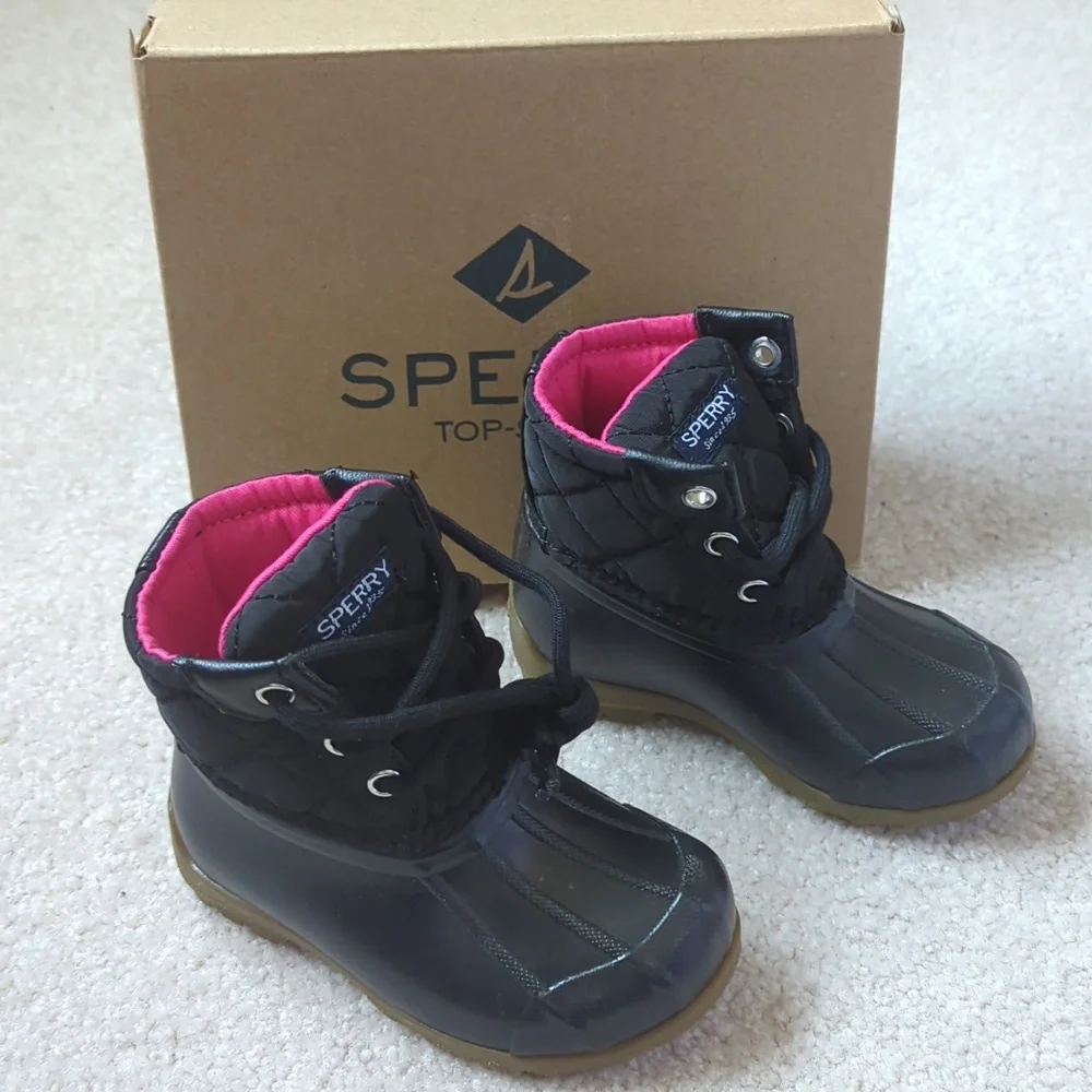 Girls black port boot by Sperry